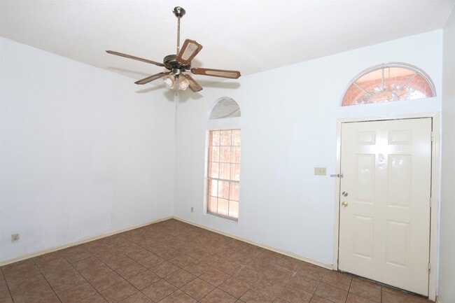 Building Photo - 115 Allen Dr