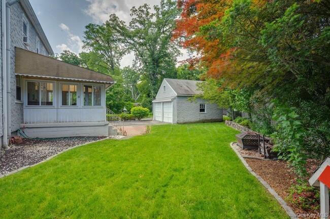 Building Photo - 1128 Clay Ave