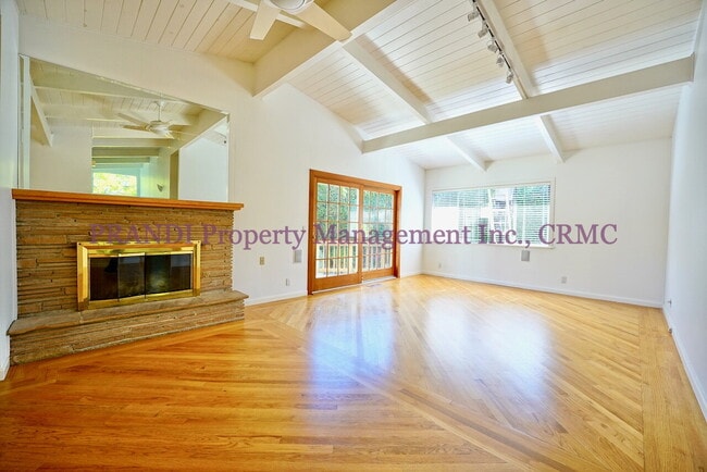 Foto del edificio - 3 Bdr + Bonus Rooms Mill Valley/Sycamore P...