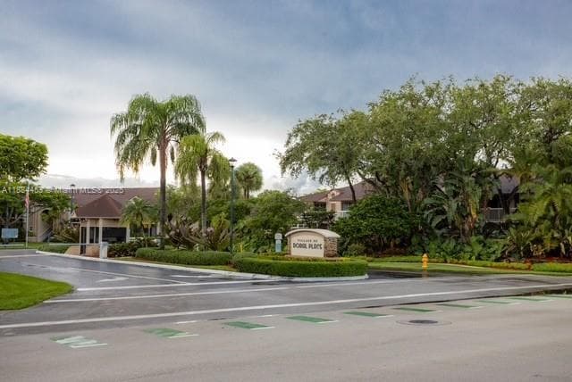 Foto principal - 4770 NW 102nd Ave