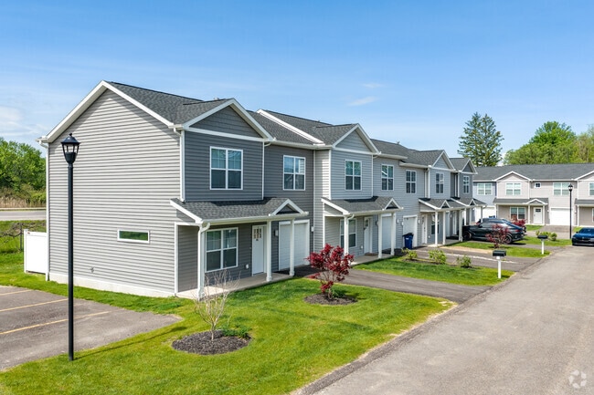 Building Photo - Marion Gardens Townhomes