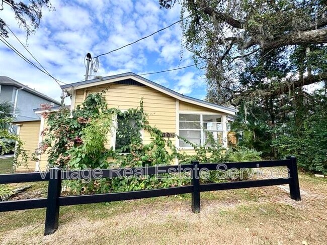 Photo - 309 W Comanche Ave Apartment