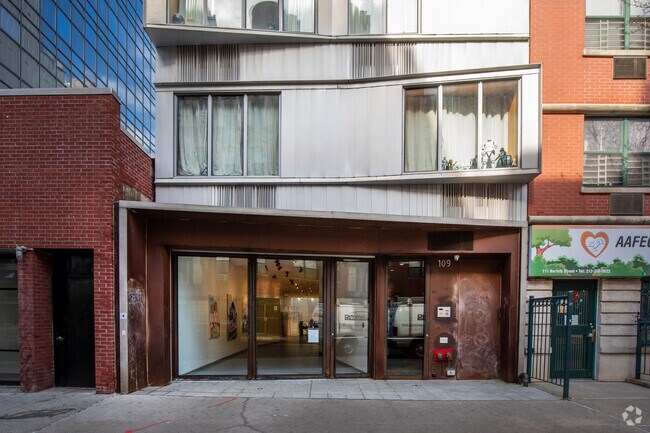 Entrada - 109 Norfolk St