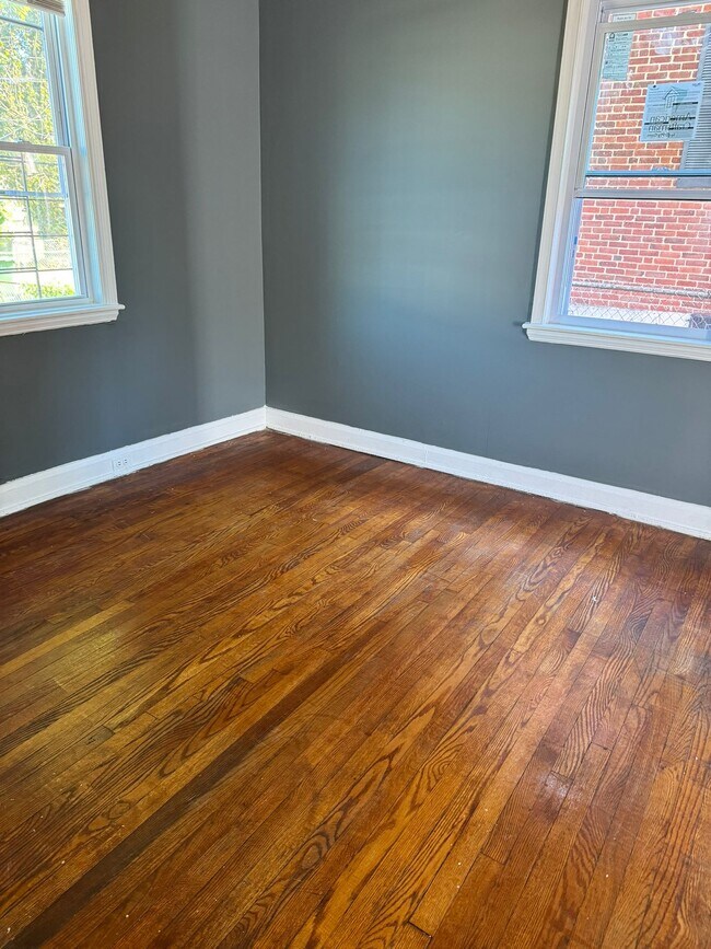 Foto del edificio - 5435 Lynview Ave