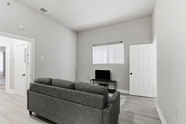 Foto del edificio - 314 West Cevallos-SI ID1363386P