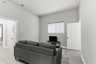 Building Photo - 314 W Cevallos