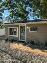 Building Photo - 804 Pensacola Rd
