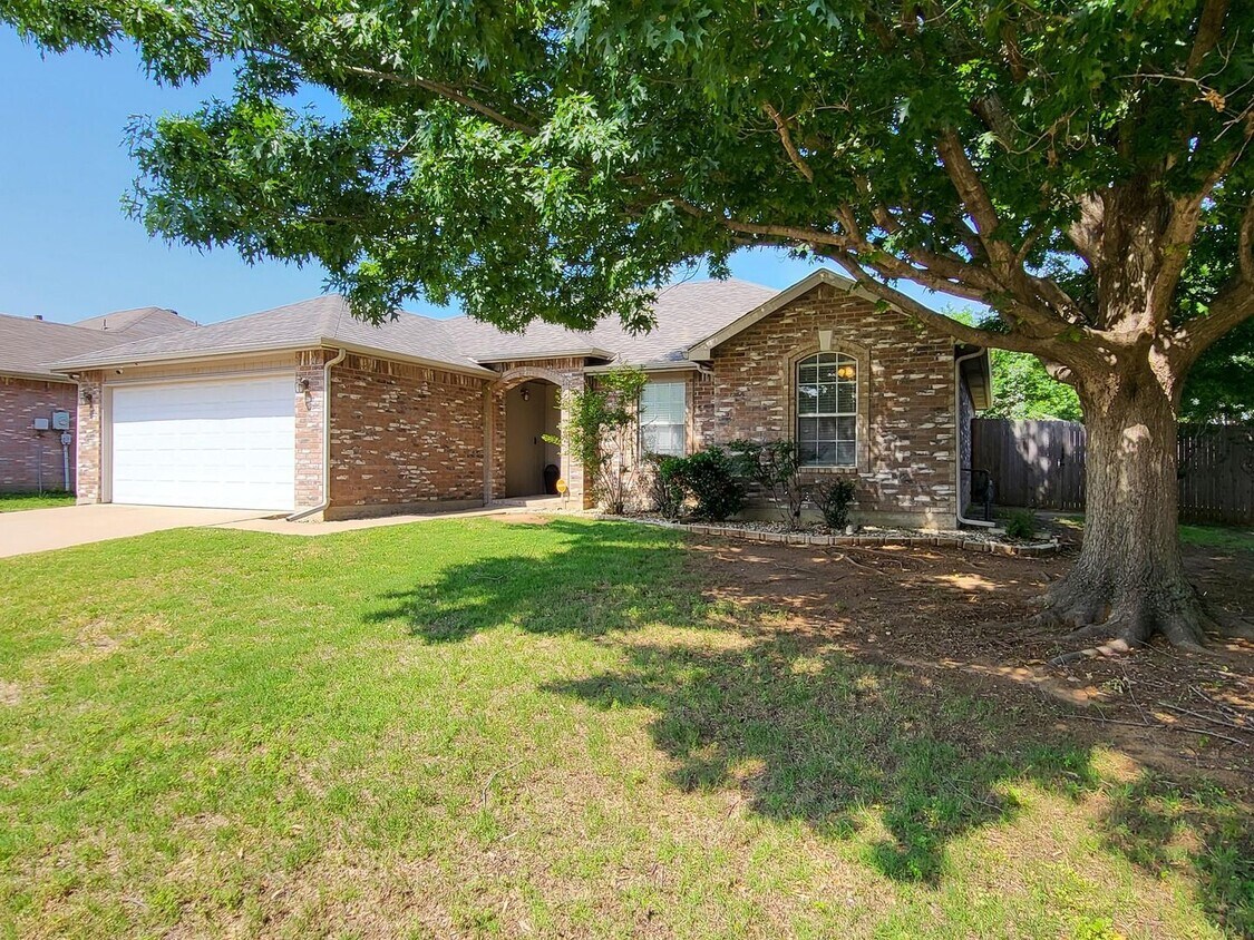 Foto del edificio - Coming Soon in Highland Station – This Gem Won’t Last!