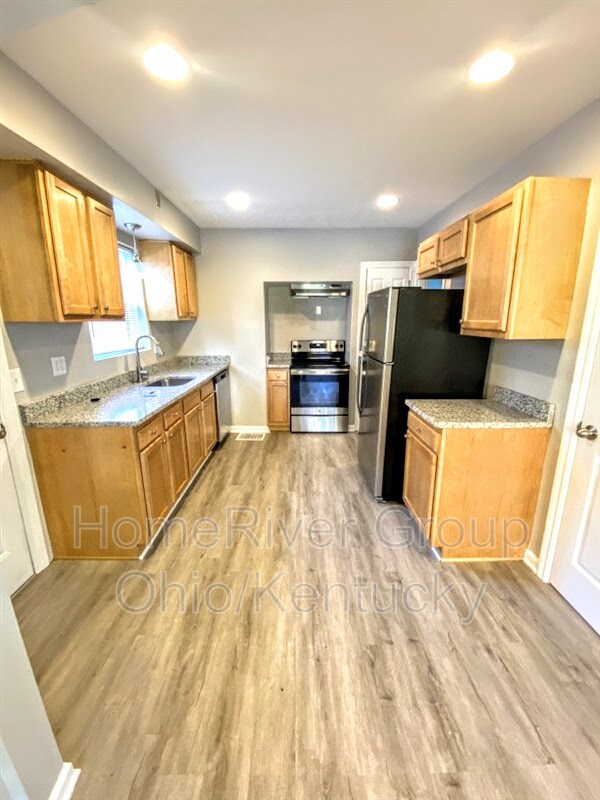 Building Photo - 5149 Sumter Ave