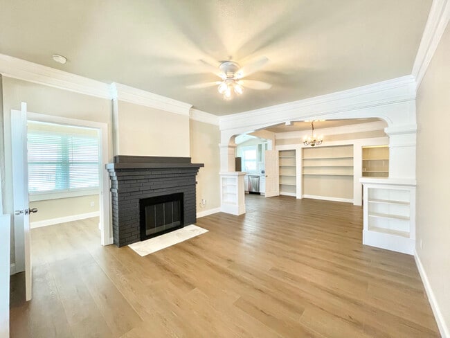 Building Photo - 7700 Boca Ciega Dr
