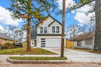 Building Photo - 2630 Marburg St