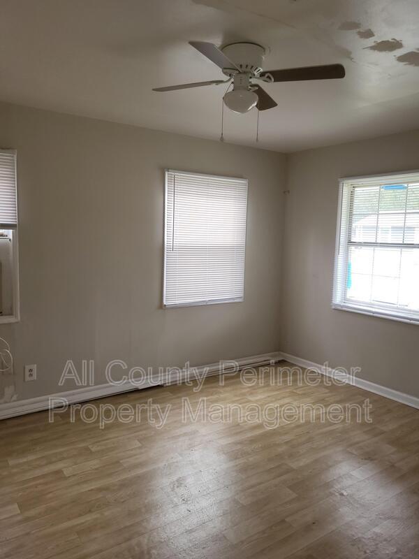 Foto del edificio - 2852 Sommers Drive