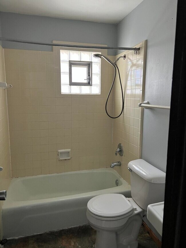 Foto del edificio - 1130 S 62nd St
