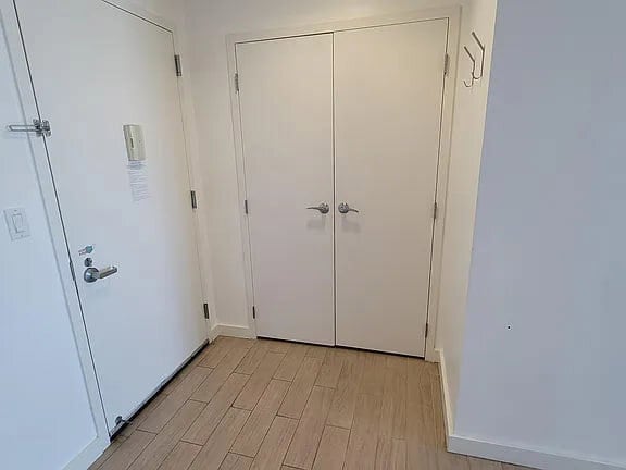 Foto del edificio - 40-26 College Point Blvd