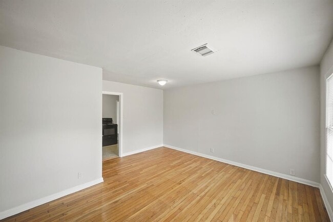 Building Photo - 3938 Alsace St