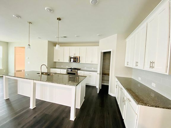 Foto del edificio - 4315 Magpie Dr