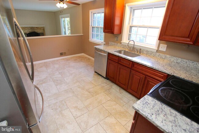 Building Photo - 14709 Bauer Dr