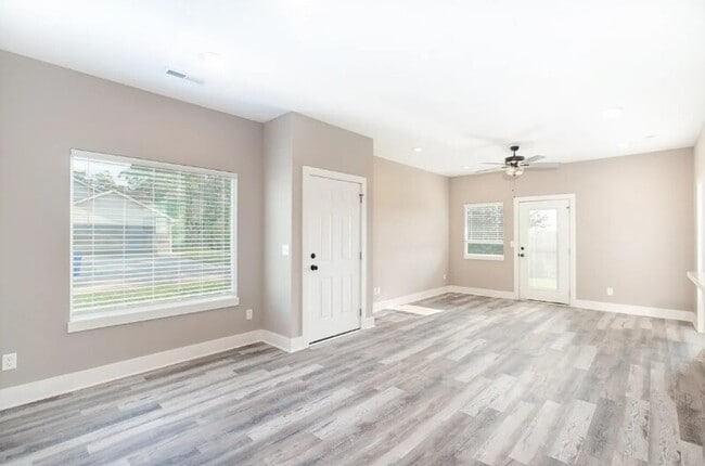 Building Photo - 4476 N Sandplum St