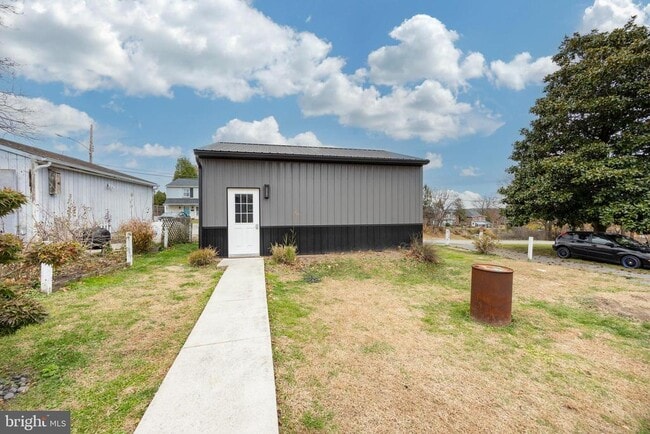 Building Photo - 313 Chestnut St