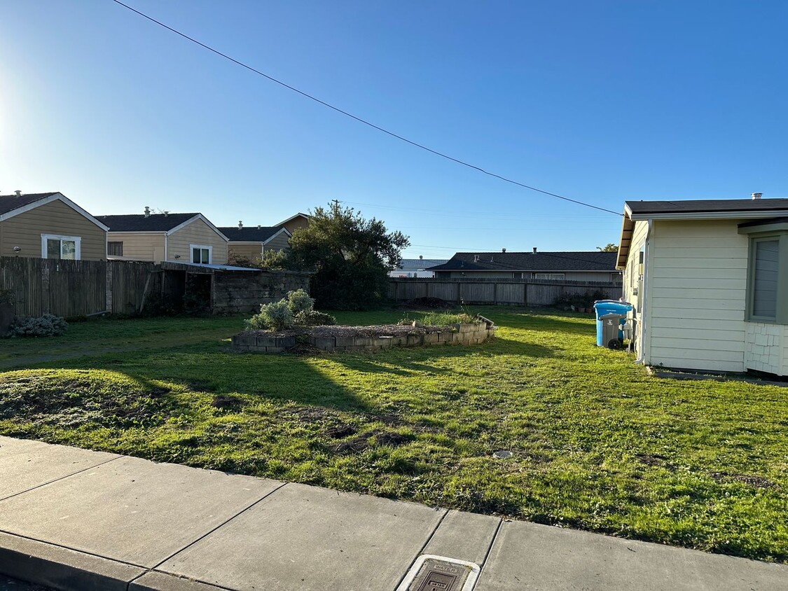 Building Photo - Charming 2 Bed 1 Bath House Arcata