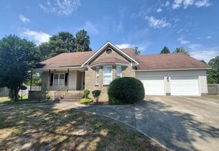 Building Photo - 426 Northview Dr