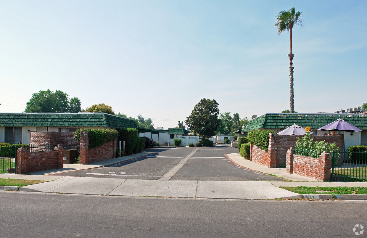 Foto del edificio - 637 W Cambridge Ave