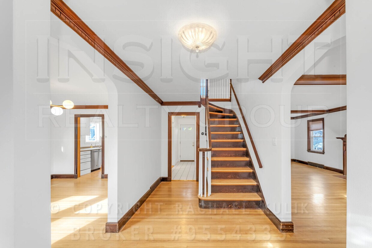 Primary Photo - 419 Pond St