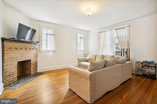 Foto del edificio - 1407 Shepherd St NW