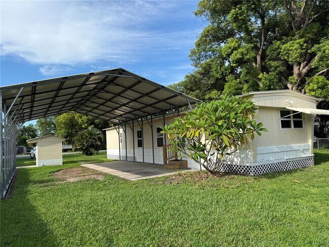 Building Photo - 255 Trailer Ln