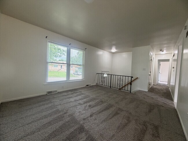 Foto del edificio - 1208 S Mayview Ave