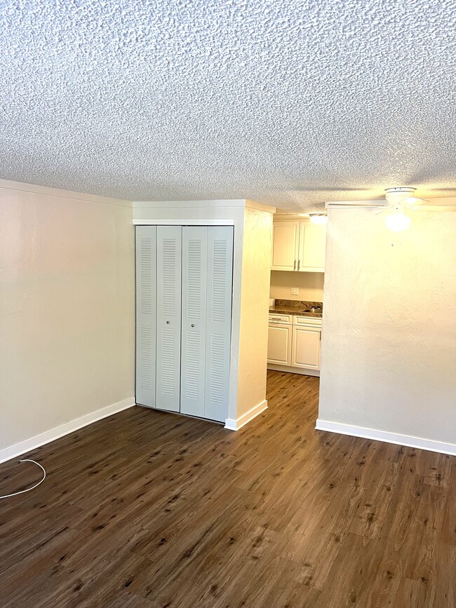 Building Photo - Amberwood Hills