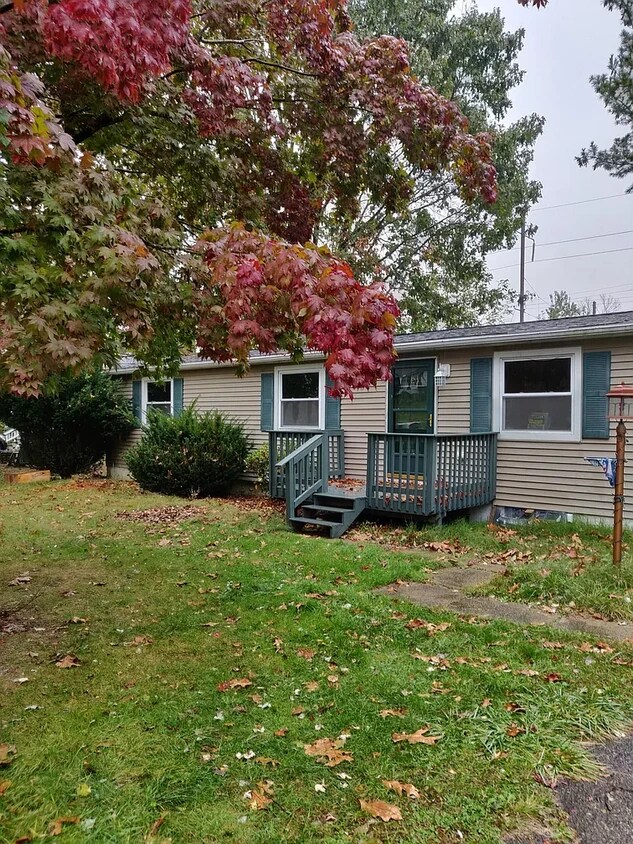 Primary Photo - 3151 Hazelwood Ave
