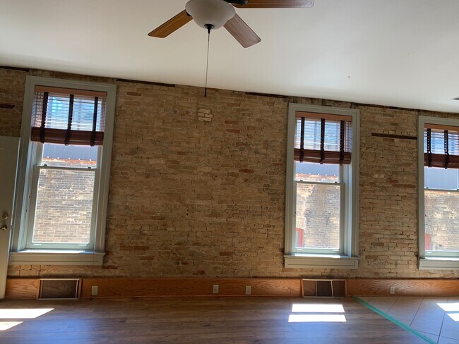 CreamCity Brick - 1029 N Old World 3rd St