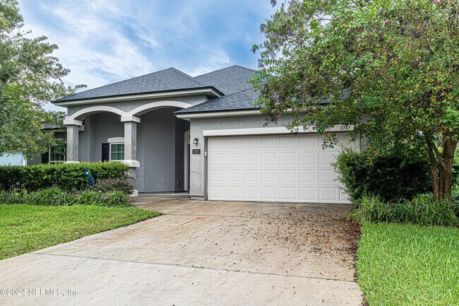 Building Photo - 2285 Club Lake Dr