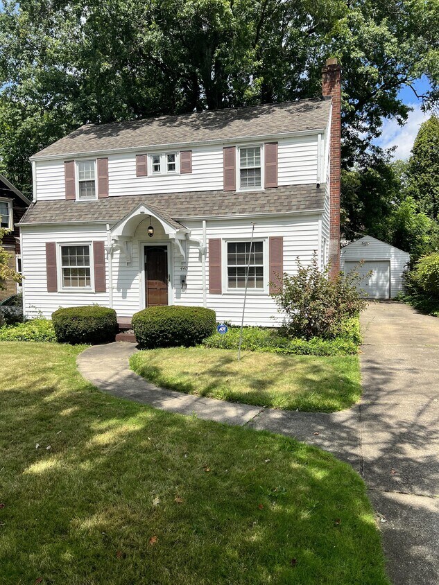 Primary Photo - 440 Mistletoe Ave