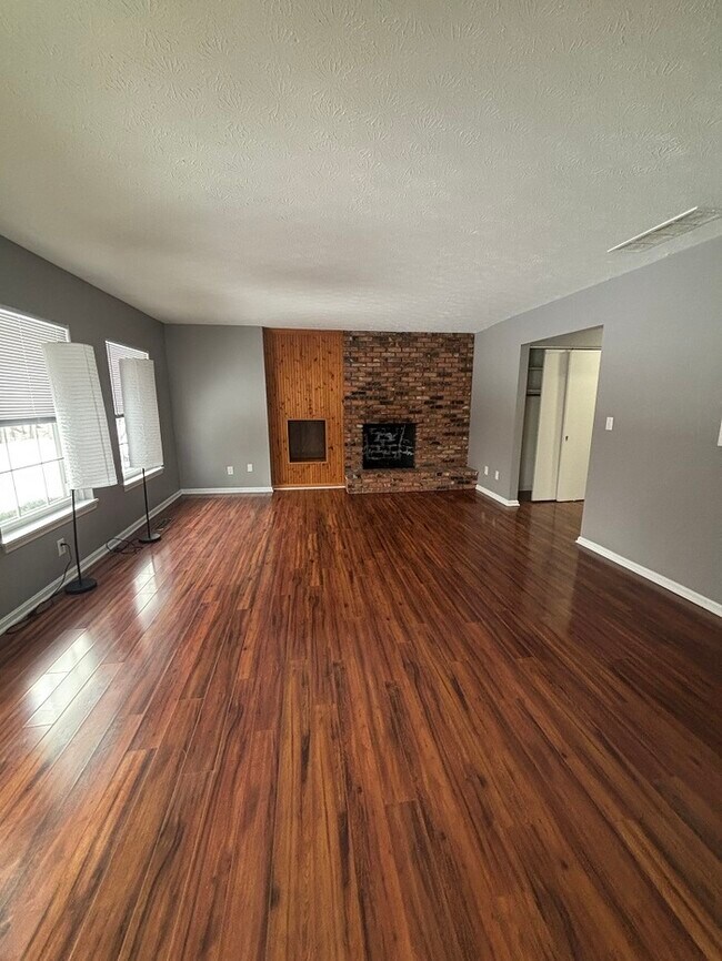 Foto del edificio - Beautifully maintained 3BR, 2BA Condominium