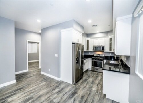 Foto del edificio - 816 W 84th St