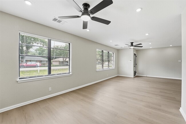 Building Photo - 8931 Blankenship Dr