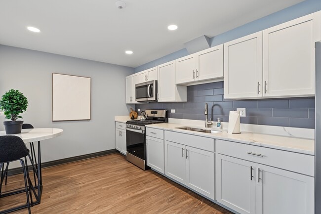 Building Photo - Edenbridge Apartments