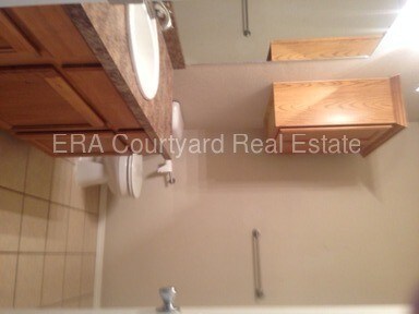 Building Photo - 406 N Baumann Ave