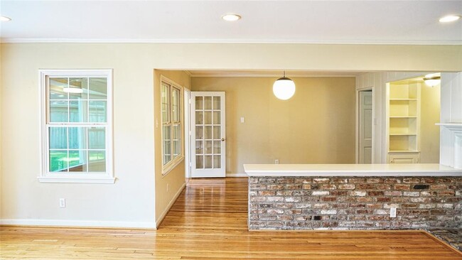 Foto del edificio - 2047 McClendon St