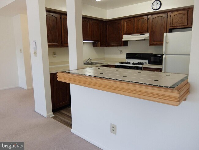 Foto del edificio - 309 Trinity Ct