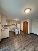 Building Photo - 6463 Wells Dr