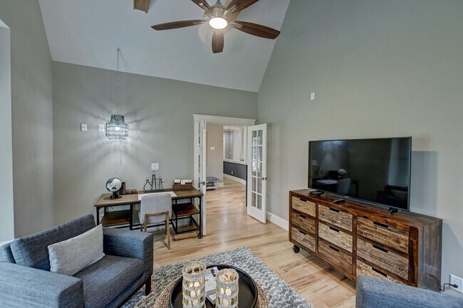 Foto del edificio - 136 Bridlewood Dr