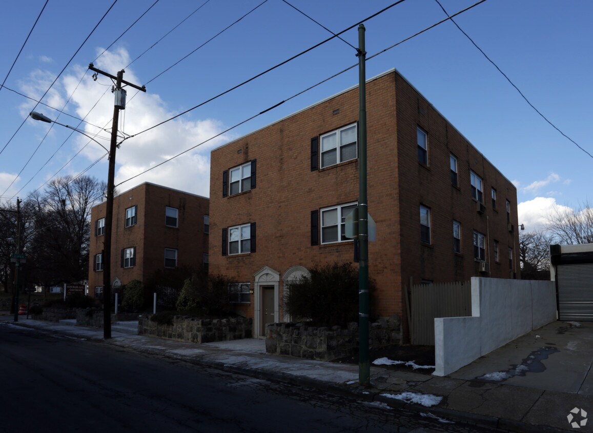 Primary Photo - 6800 Bingham Street
