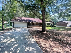 Building Photo - 5 Lakeside Dr