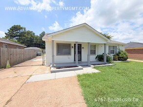 Building Photo - 4767 Bradford Dr