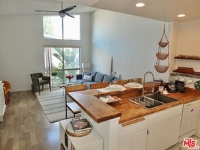 Building Photo - 826 Coriander Dr