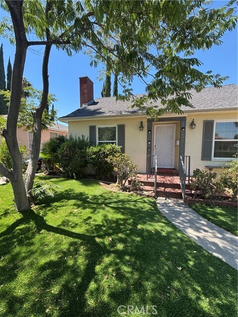 Foto del edificio - 5071 Enfield Ave