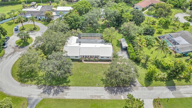 Building Photo - 14921 SW 72nd Ct